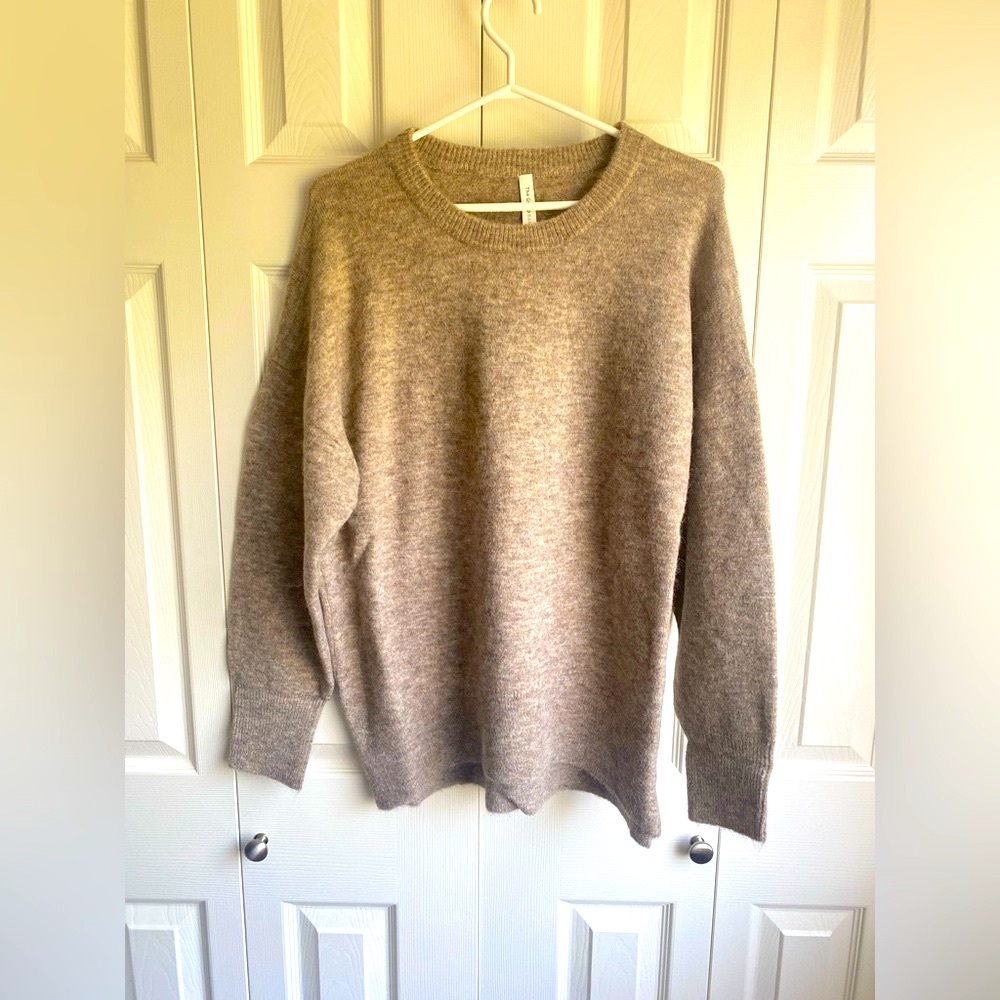 New Aritzia The Group Babaton Thurlow Relaxed crew-neck sweater Merino Wool - Picture 5 of 10